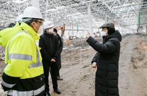 吉林省委书记景俊海在奥迪一汽新能源、一汽弗迪动力电池项目调研